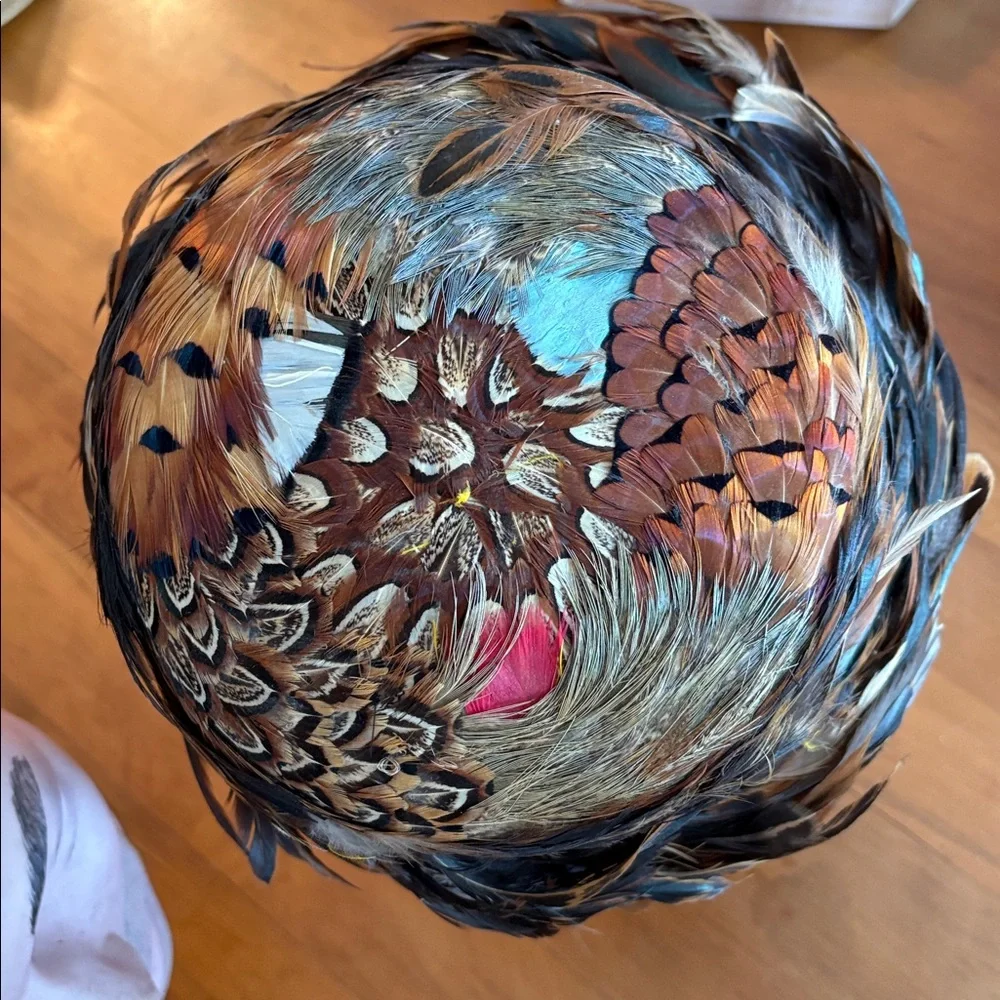 Intake colorful feather hat - Picture 5 of 6